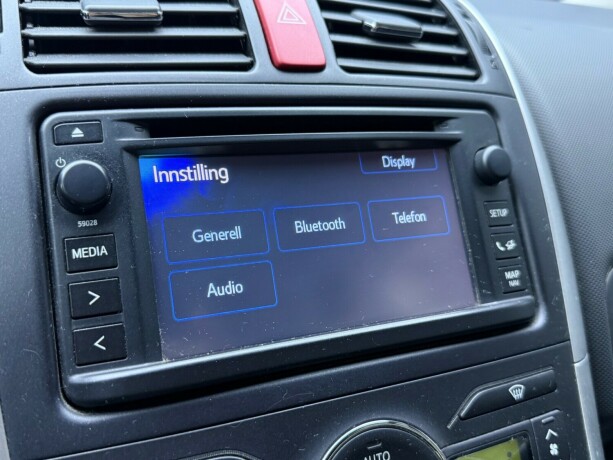 toyota-auris-bensin-2012-big-22