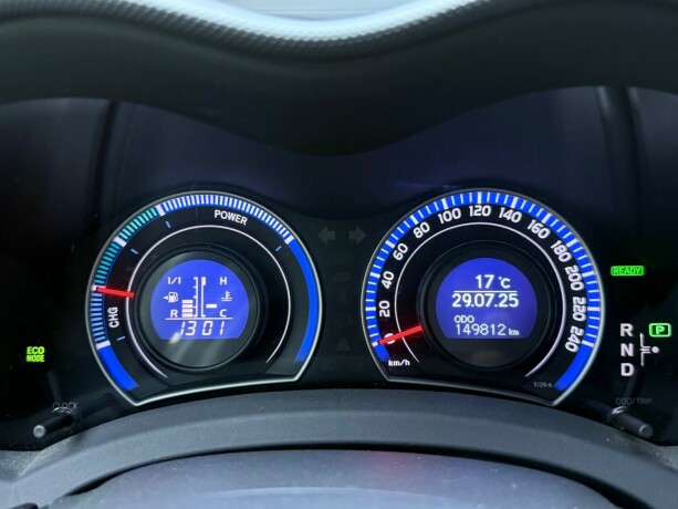 toyota-auris-bensin-2012-big-17