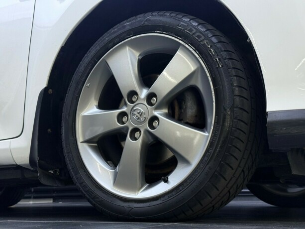toyota-auris-bensin-2012-big-7