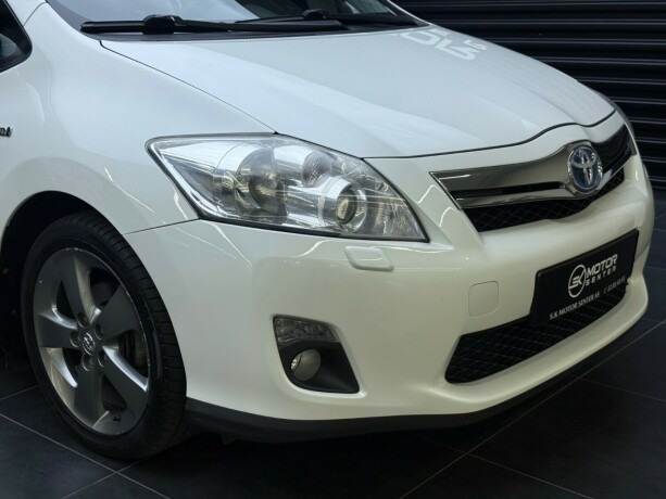 toyota-auris-bensin-2012-big-3