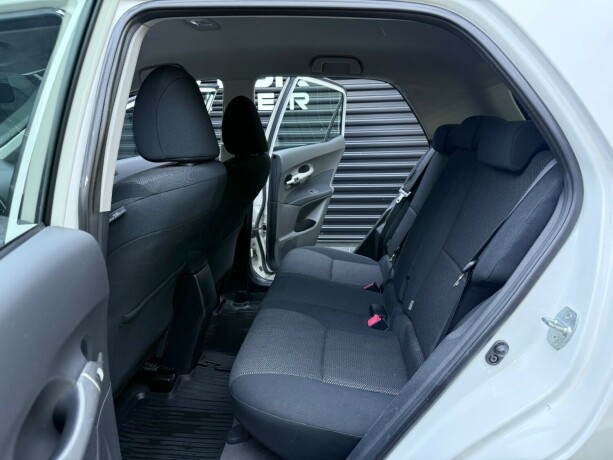 toyota-auris-bensin-2012-big-30
