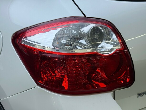 toyota-auris-bensin-2012-big-6