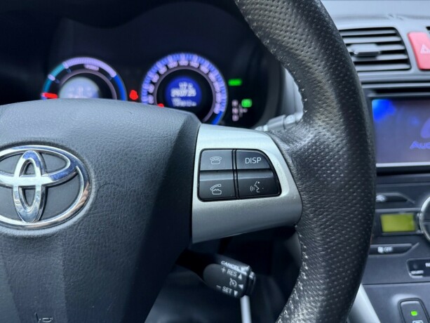 toyota-auris-bensin-2012-big-15