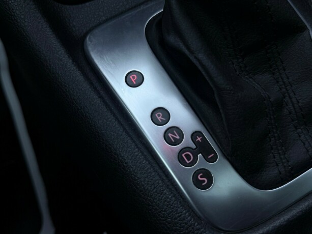 volkswagen-sharan-diesel-2011-big-30