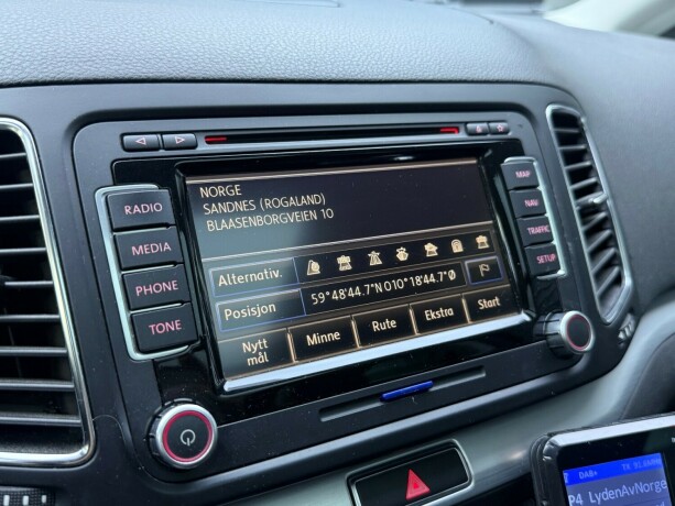 volkswagen-sharan-diesel-2011-big-20