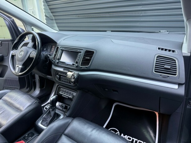 volkswagen-sharan-diesel-2011-big-11