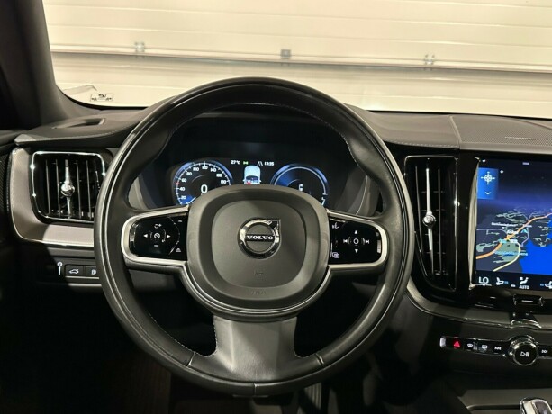 volvo-xc-60-elektrisitetbensin-2019-big-17
