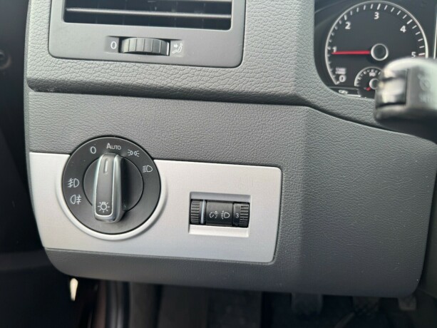 volkswagen-multivan-diesel-2010-big-15