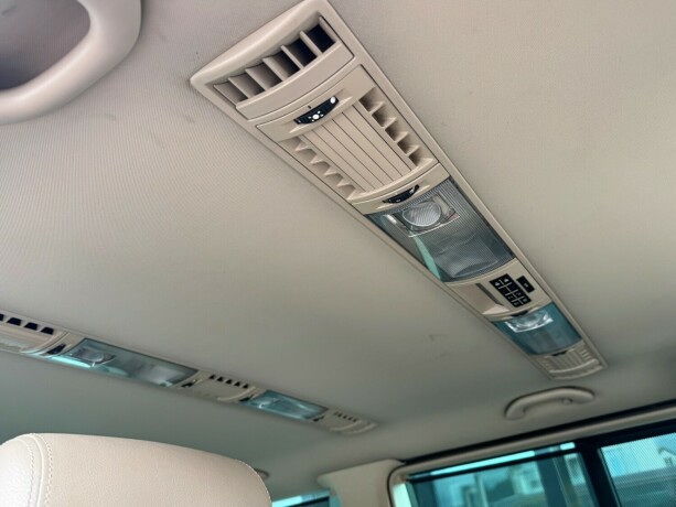 volkswagen-multivan-diesel-2010-big-12