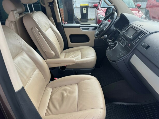 volkswagen-multivan-diesel-2010-big-10