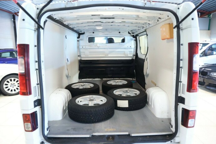 opel-vivaro-diesel-2015-big-6