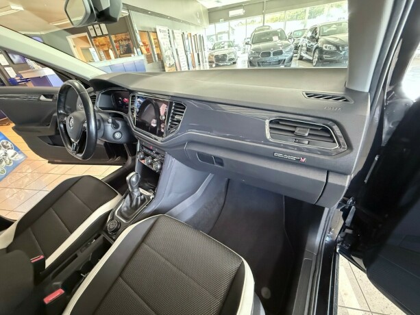 volkswagen-t-roc-diesel-2018-big-29