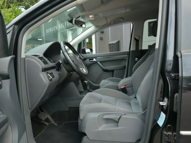 volkswagen-touran-diesel-2012-big-6