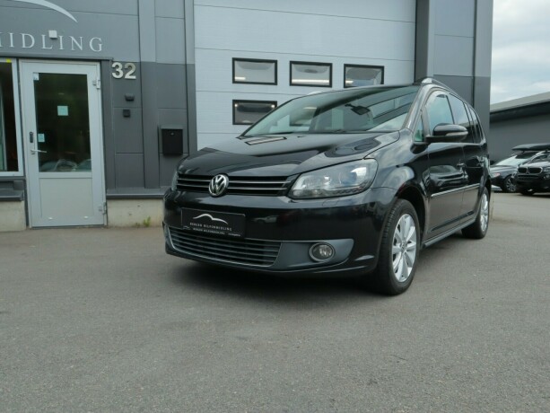volkswagen-touran-diesel-2012-big-2