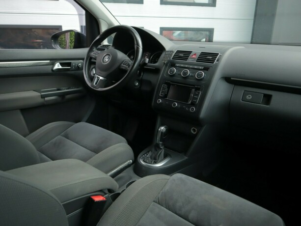 volkswagen-touran-diesel-2012-big-8