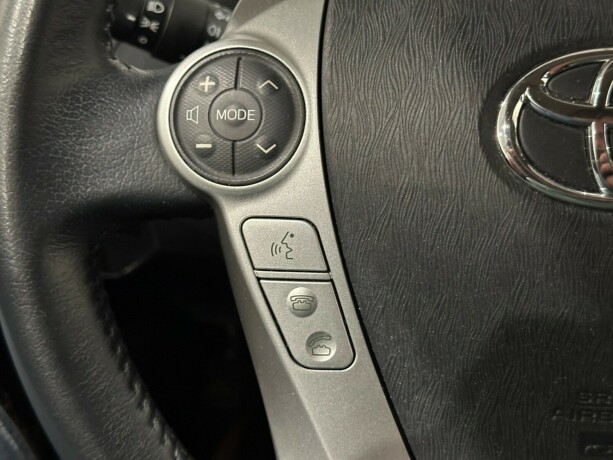 toyota-prius-plug-in-hybrid-elektrisitetbensin-2013-big-14