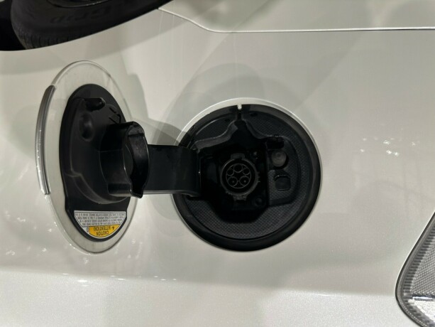 toyota-prius-plug-in-hybrid-elektrisitetbensin-2013-big-23