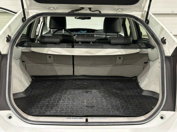 toyota-prius-plug-in-hybrid-elektrisitetbensin-2013-big-12