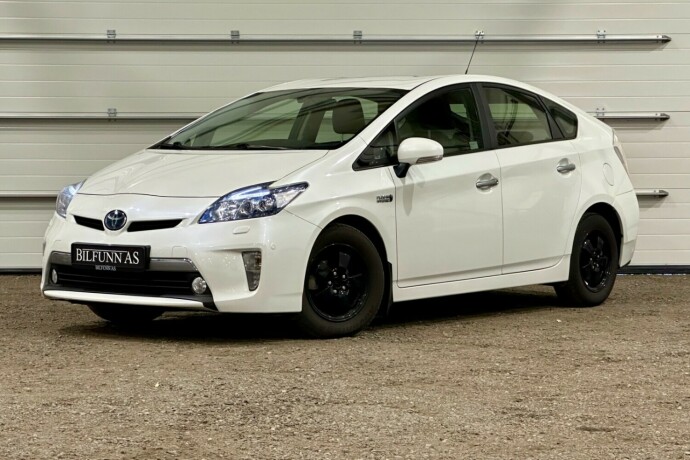 toyota-prius-plug-in-hybrid-elektrisitetbensin-2013-big-6
