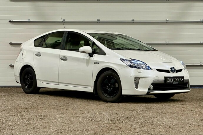 toyota-prius-plug-in-hybrid-elektrisitetbensin-2013-big-0