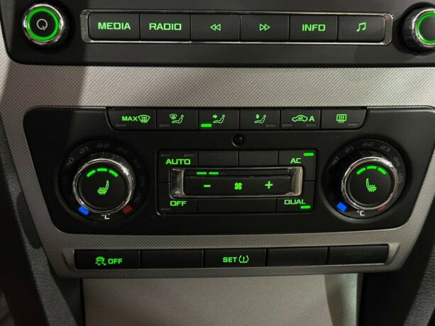 skoda-octavia-diesel-2010-big-17