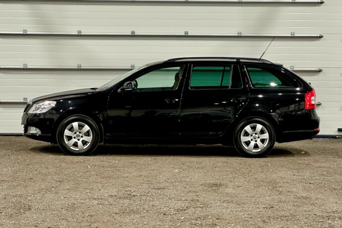 skoda-octavia-diesel-2010-big-4