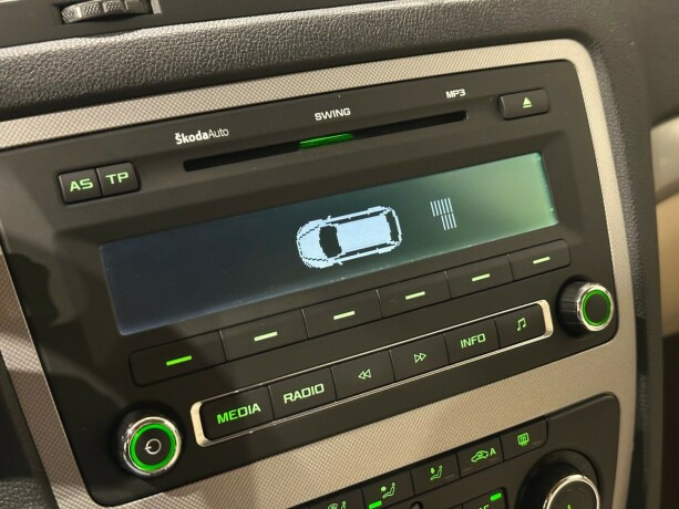skoda-octavia-diesel-2010-big-19