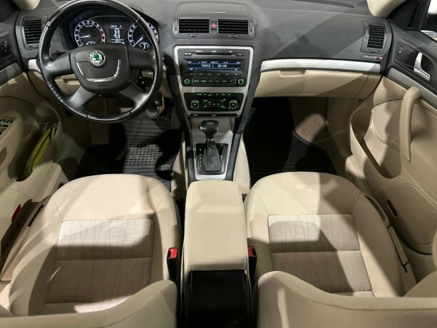 skoda-octavia-diesel-2010-big-15