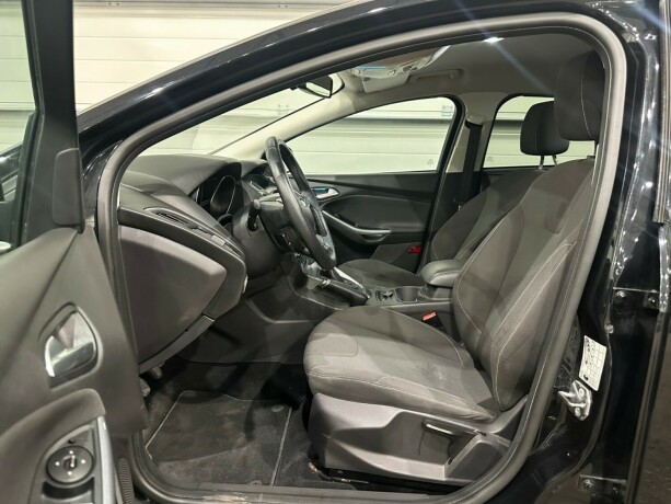 ford-focus-bensin-2012-big-6