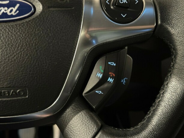 ford-focus-bensin-2012-big-14