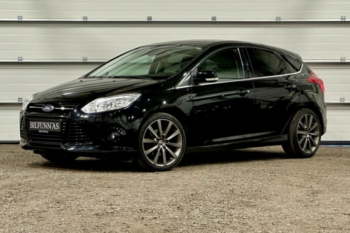 ford-focus-bensin-2012-big-5
