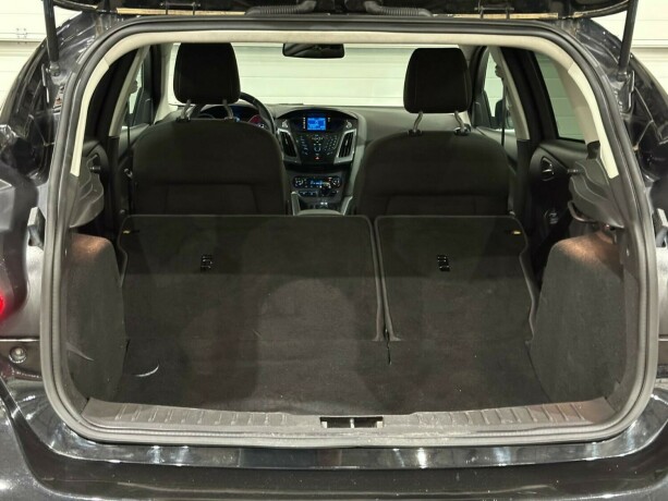 ford-focus-bensin-2012-big-11