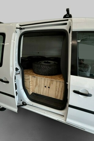 volkswagen-caddy-maxi-diesel-2011-big-6