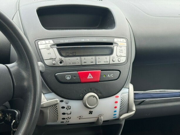 peugeot-107-bensin-2011-big-8