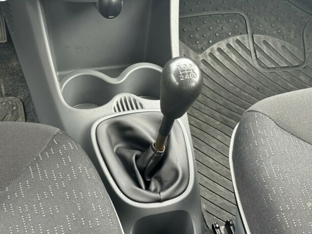 peugeot-107-bensin-2011-big-9