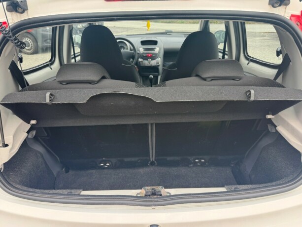 peugeot-107-bensin-2011-big-14