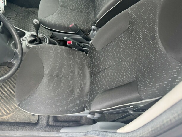 peugeot-107-bensin-2011-big-12