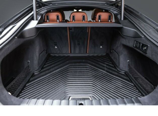 bmw-i4-m50-elektrisitet-2023-big-38