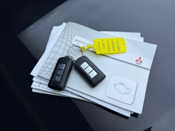 mitsubishi-outlander-elektrisitetbensin-2015-big-32