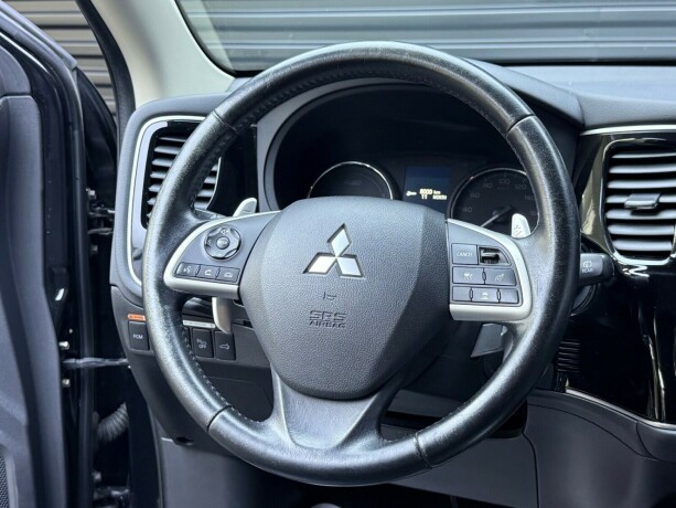 mitsubishi-outlander-elektrisitetbensin-2015-big-13