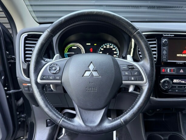 mitsubishi-outlander-elektrisitetbensin-2015-big-14