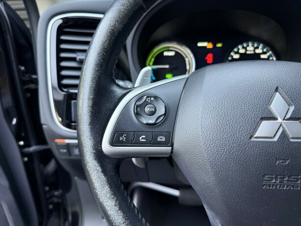 mitsubishi-outlander-elektrisitetbensin-2015-big-15