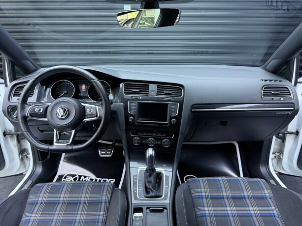 volkswagen-golf-elektrisitetbensin-2017-big-12