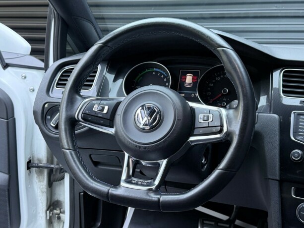 volkswagen-golf-elektrisitetbensin-2017-big-15