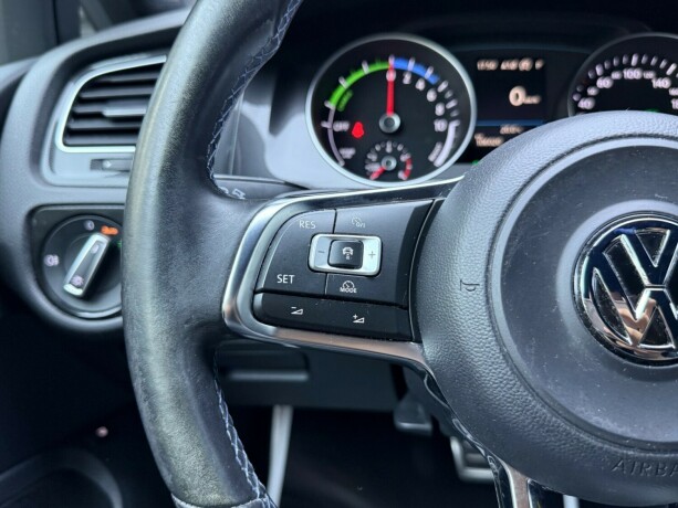 volkswagen-golf-elektrisitetbensin-2017-big-17