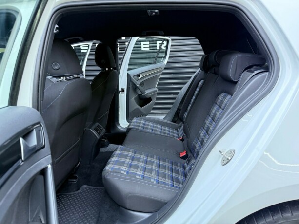 volkswagen-golf-elektrisitetbensin-2017-big-35