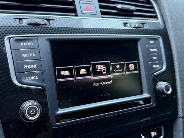 volkswagen-golf-elektrisitetbensin-2017-big-26