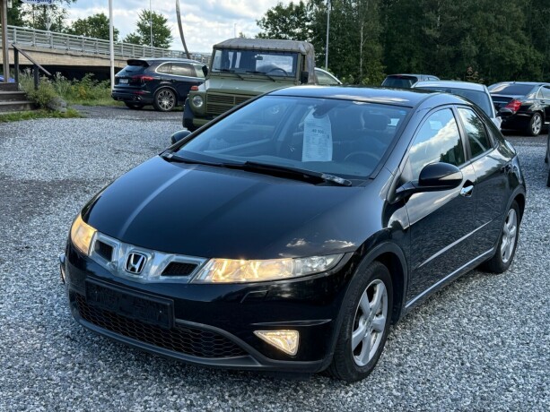 honda-civic-bensin-2011-big-1