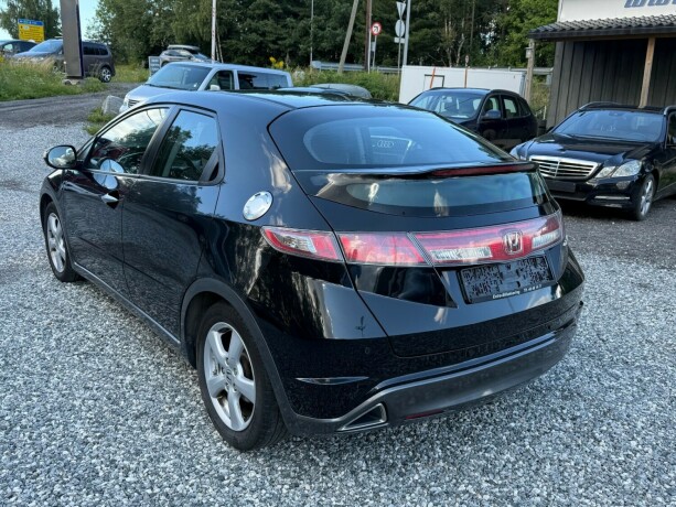 honda-civic-bensin-2011-big-3