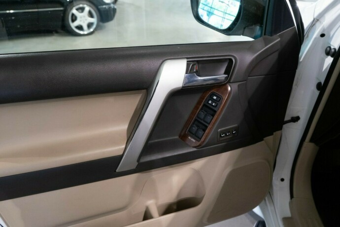 toyota-land-cruiser-diesel-2011-big-9